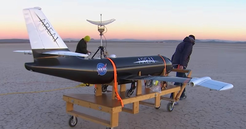Inovativní technologie skládacích křídel letadel NASA